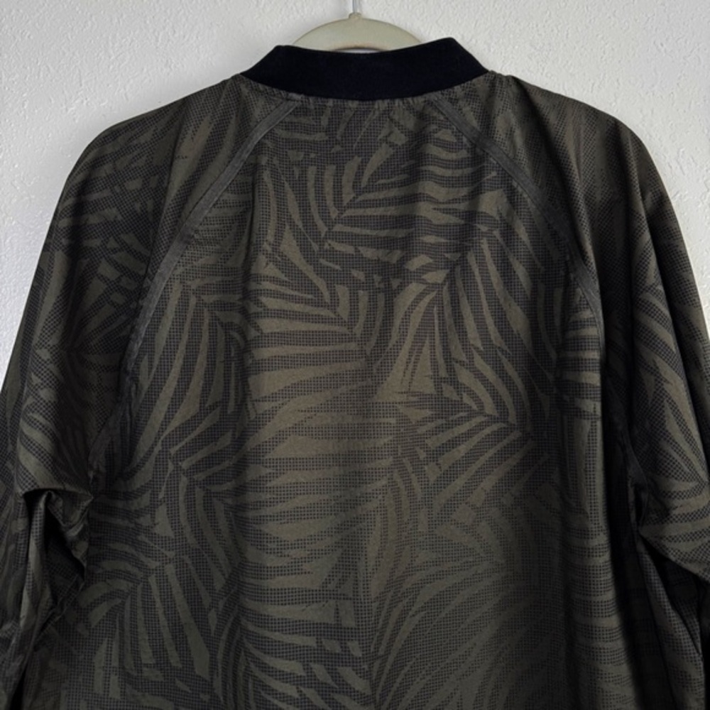 Old Navy black olive palm leaf water resistant tech bomber jacket XL - Picture 6 of 9
